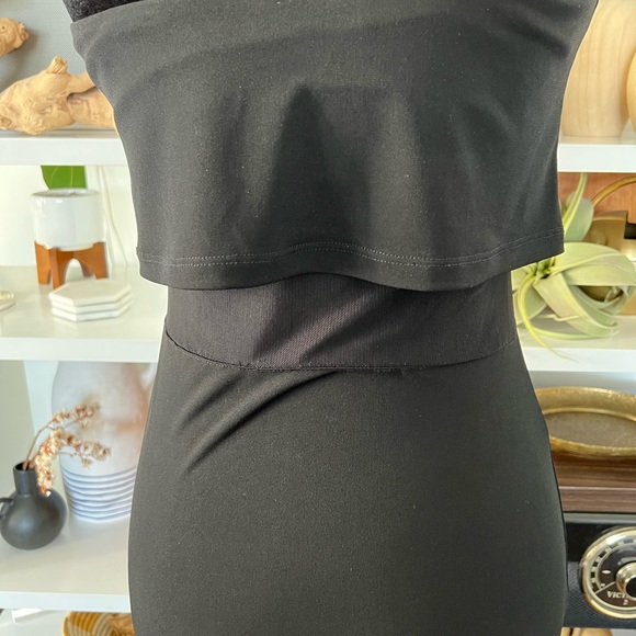 Long black halter dress with mesh waist - Picture 7 of 11